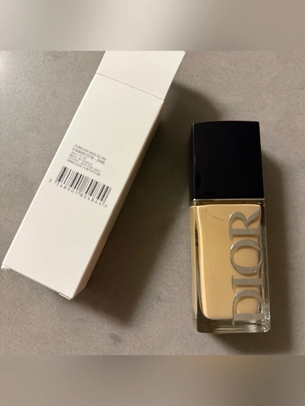 2WO Dior Forever Skin Glow Foundation